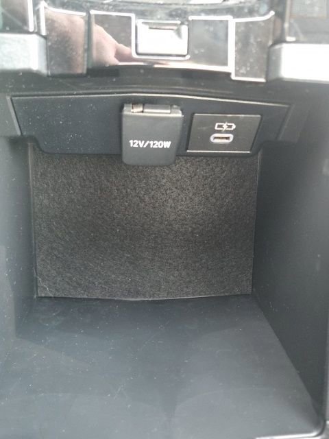 Used 2024 Toyota Corolla Cross XLE w/ Convenience Package image 39