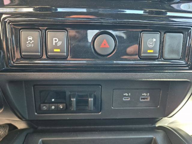 Used 2021 Nissan Titan PRO-4X w/ Pro-4x Utility Package AWD/4WD image 26