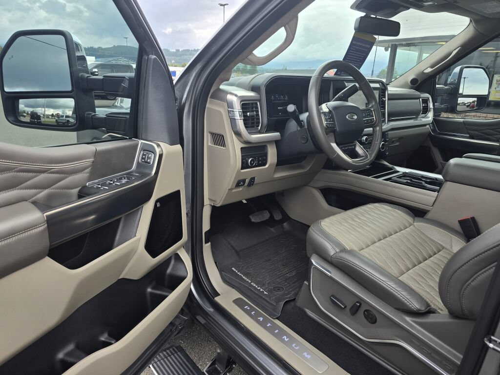 Certified 2025 Ford F350 Platinum w/ Platinum Plus Package AWD/4WD image 20