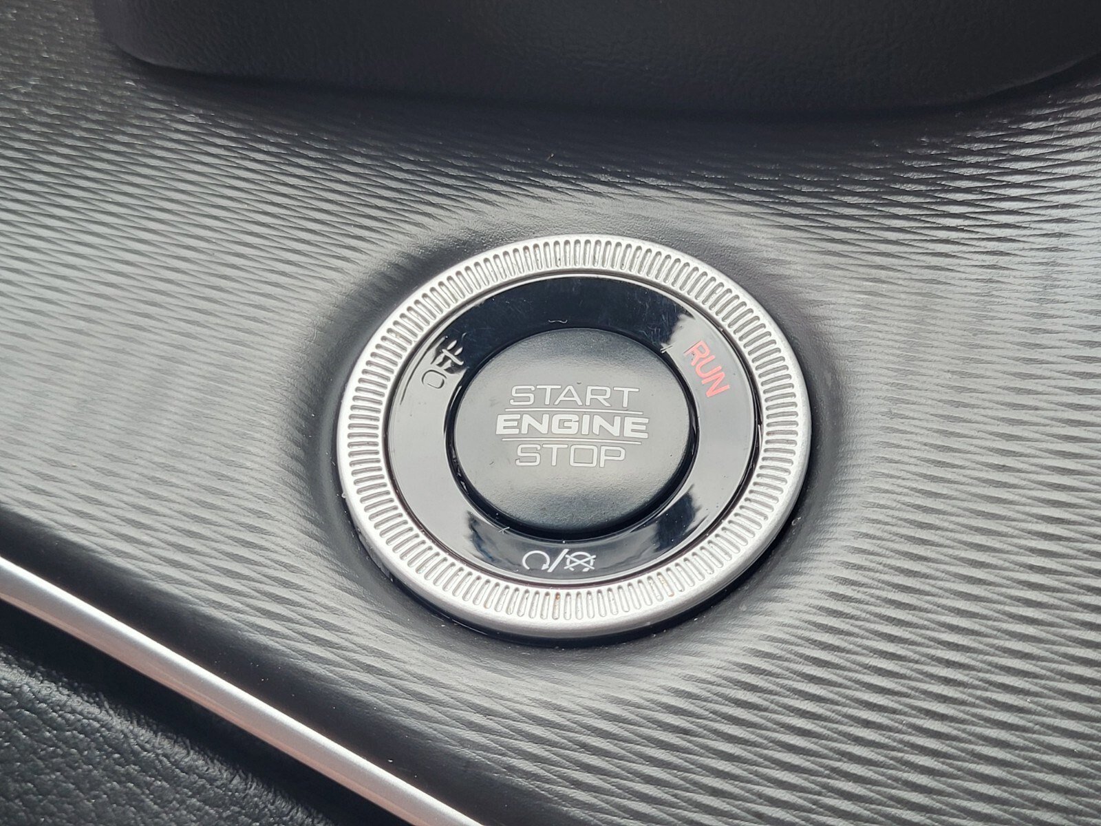 Used 2025 Jeep Grand Cherokee L Laredo w/ Luxury Tech Group I image 24