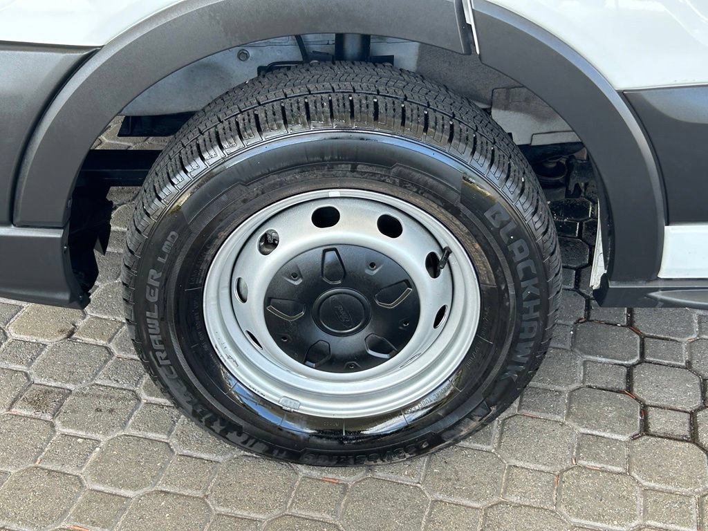 Certified 2025 Ford Transit 250 148 High Roof Extended RWD image 17