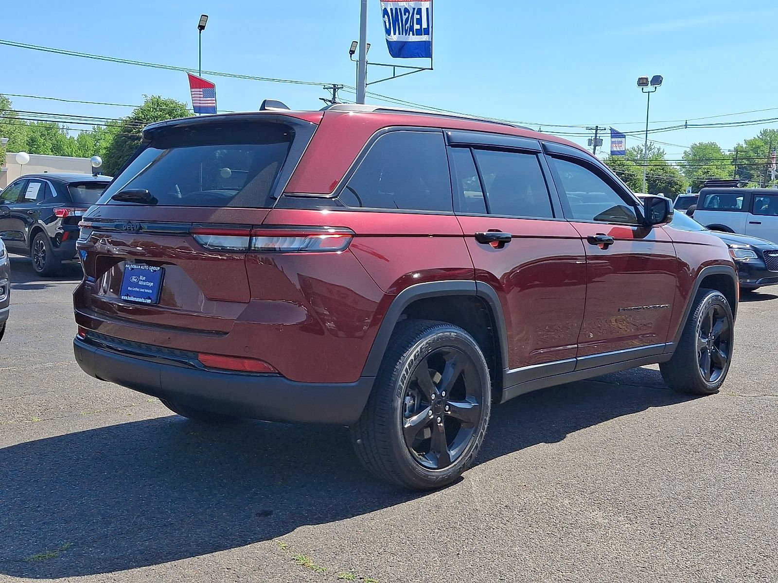 Used 2024 Jeep Grand Cherokee Altitude AWD/4WD image 7