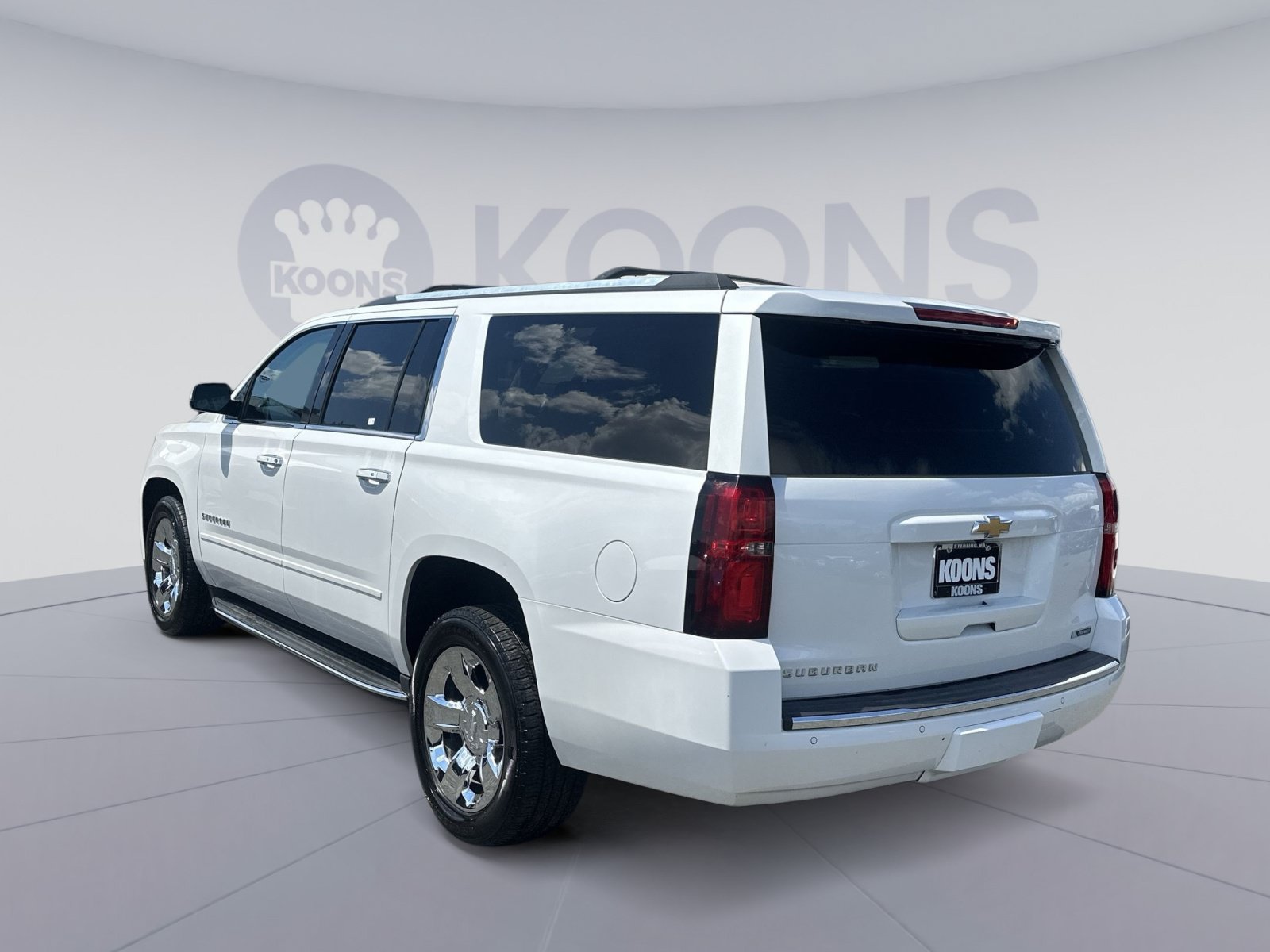 Used 2017 Chevrolet Suburban Premier AWD/4WD image 14