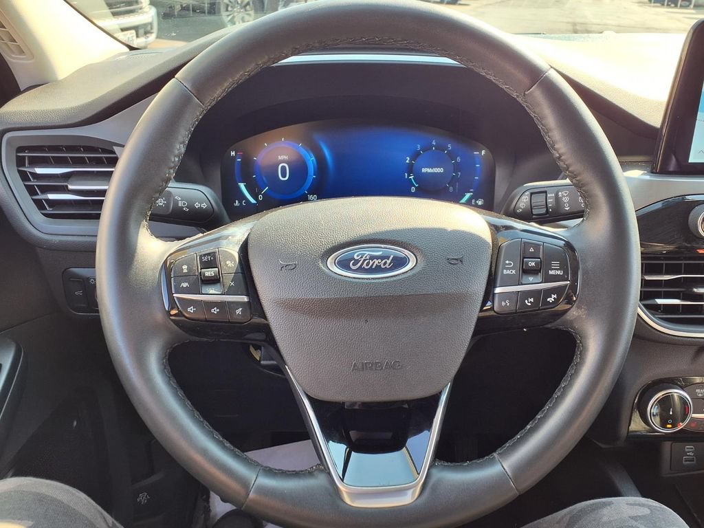 Certified 2022 Ford Escape Titanium AWD/4WD image 20