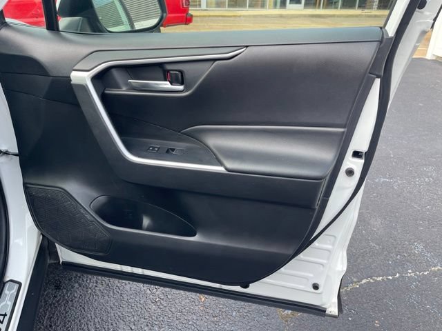 Used 2022 Toyota RAV4 XLE AWD/4WD image 19