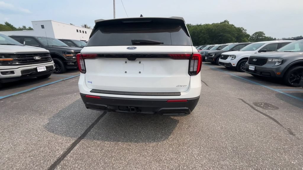 Certified 2025 Ford Explorer ST-Line w/ ST-Line Street Pack AWD/4WD image 18