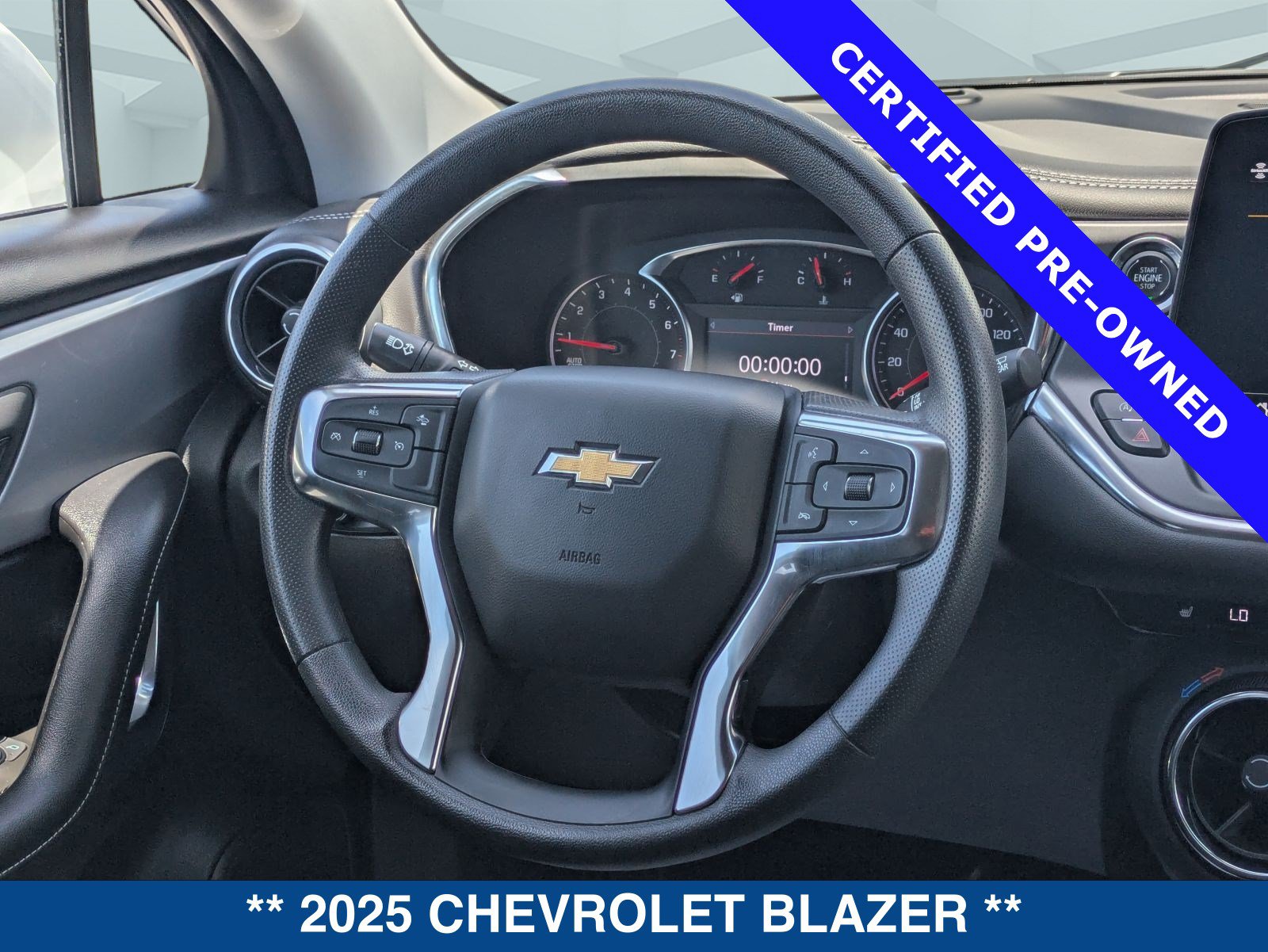 Used 2025 Chevrolet Blazer LT FWD image 17