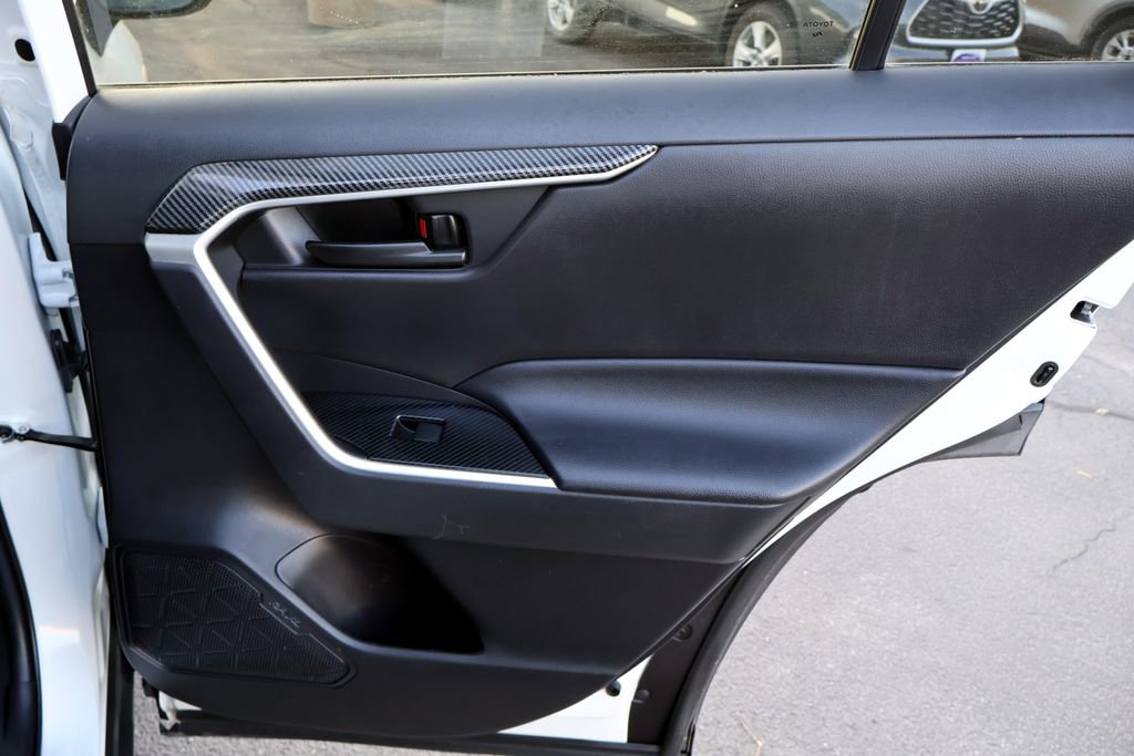 Used 2021 Toyota RAV4 LE FWD image 20