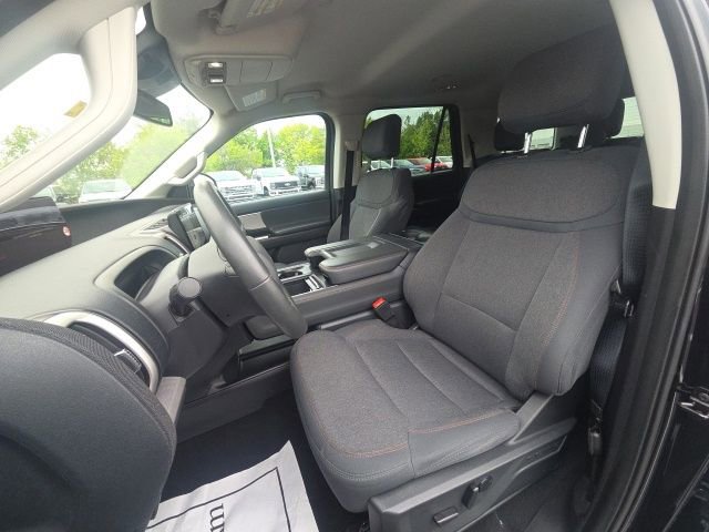Certified 2025 Ford Expedition Active AWD/4WD image 28