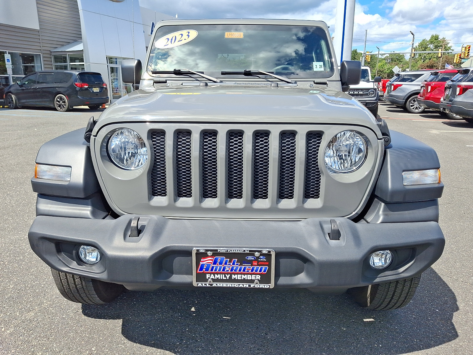 Used 2023 Jeep Wrangler Unlimited Sport AWD/4WD image 3
