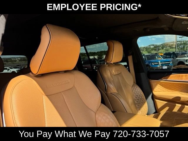 Used 2023 Jeep Grand Cherokee Summit AWD/4WD image 24