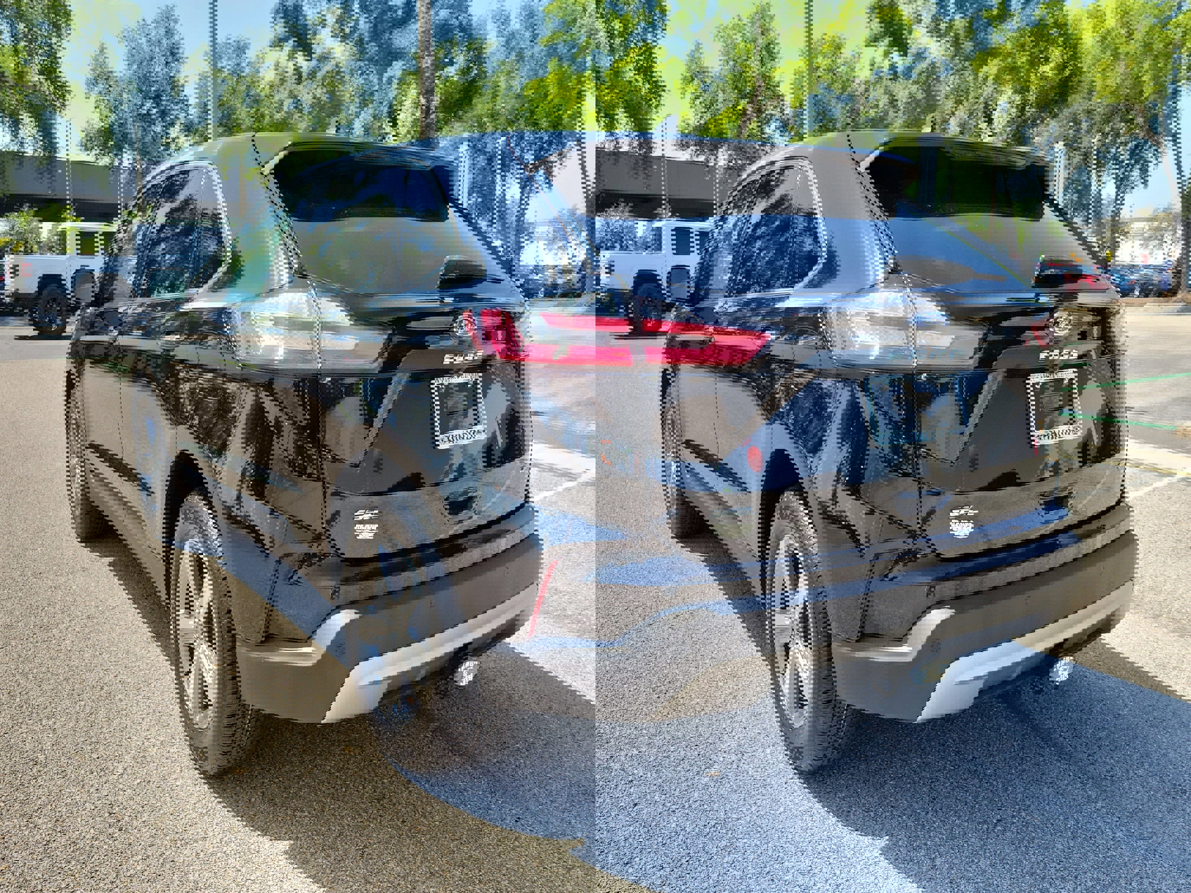 Certified 2024 Ford Edge SEL w/ Convenience Package image 3