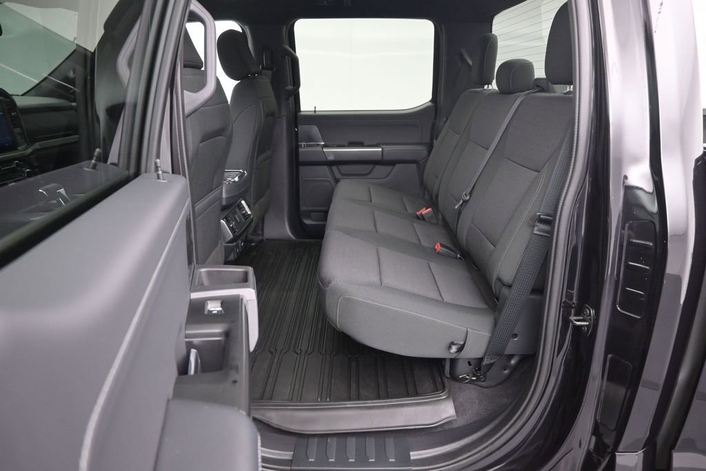 Certified 2025 Ford Expedition Platinum w/ Driver's Package AWD/4WD image 9