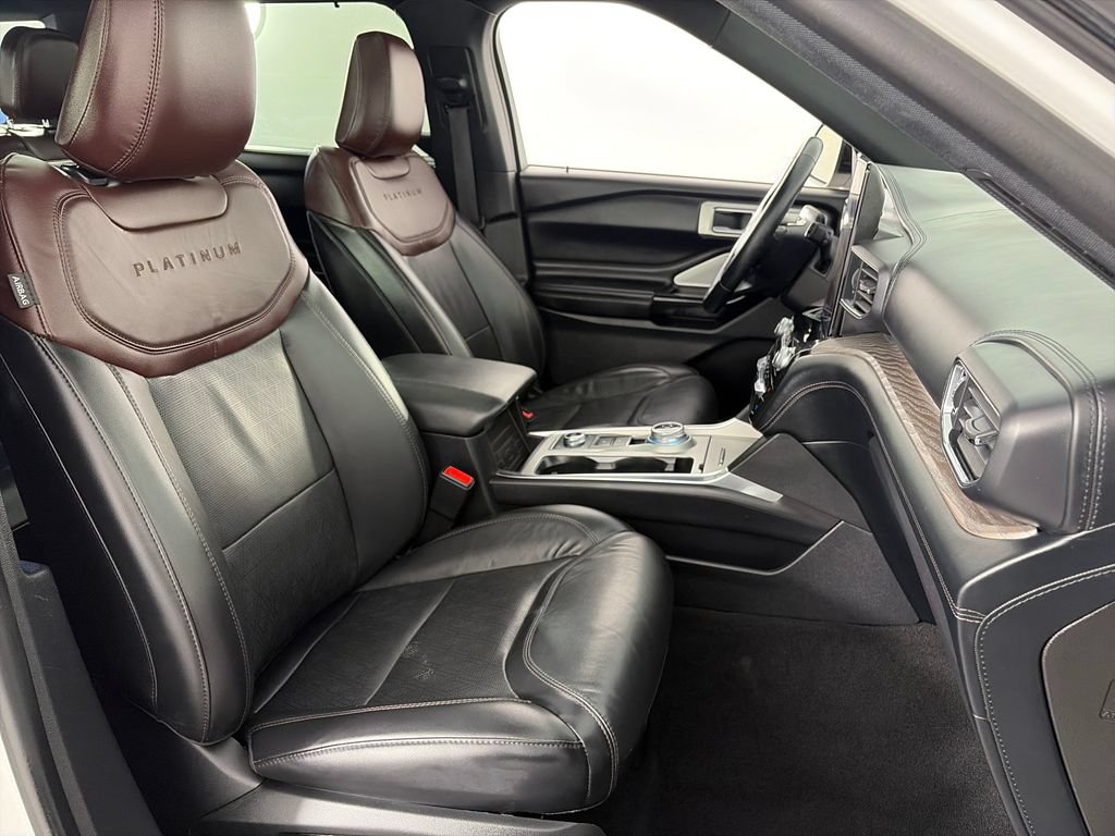 Certified 2022 Ford Explorer Platinum w/ Equipment Group 601A AWD/4WD image 31