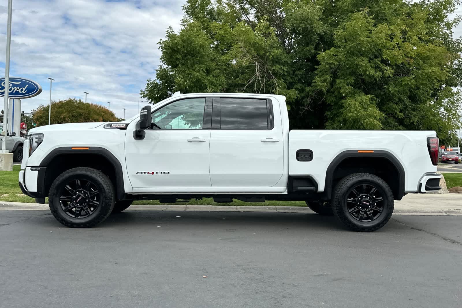 Used 2025 GMC Sierra 2500 AT4 AWD/4WD image 5