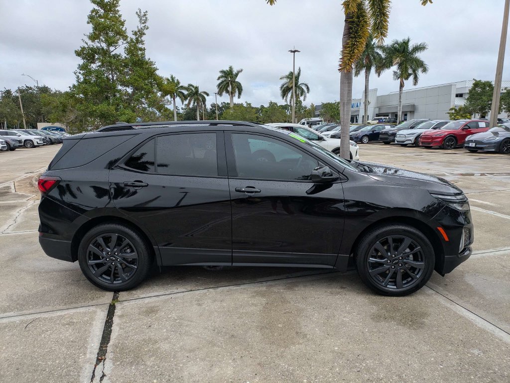 Used 2024 Chevrolet Equinox RS FWD image 3