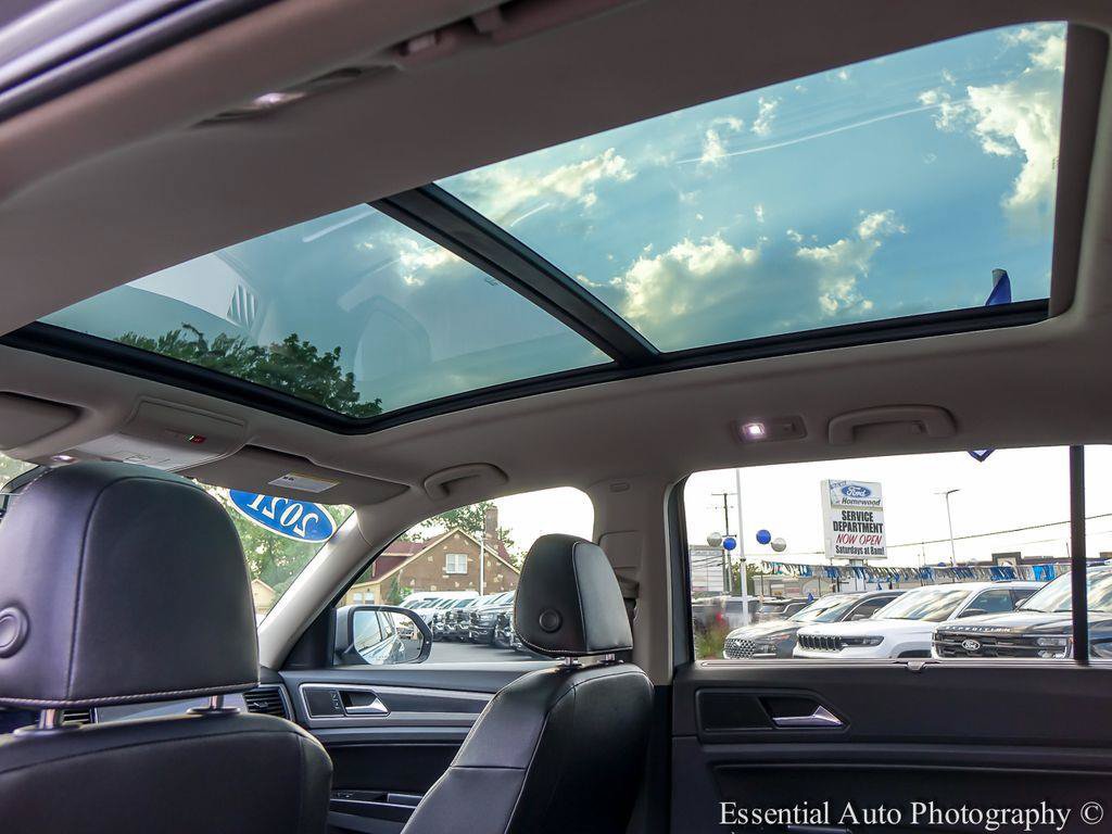 Used 2021 Volkswagen Atlas SE w/ Panoramic Sunroof Package AWD/4WD image 13