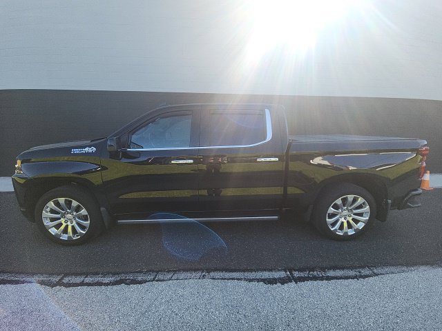Used 2019 Chevrolet Silverado 1500 High Country w/ Technology Package AWD/4WD image 3