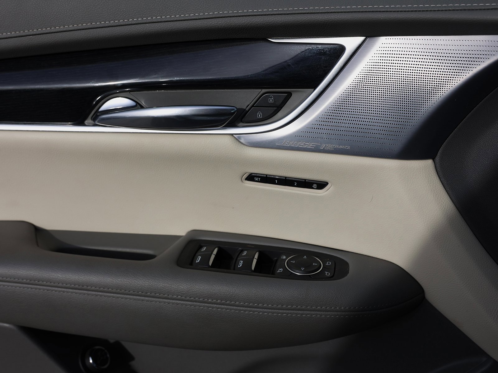 Used 2024 Cadillac XT6 Premium Luxury image 38