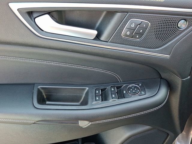 Certified 2022 Ford Edge Titanium AWD/4WD image 13