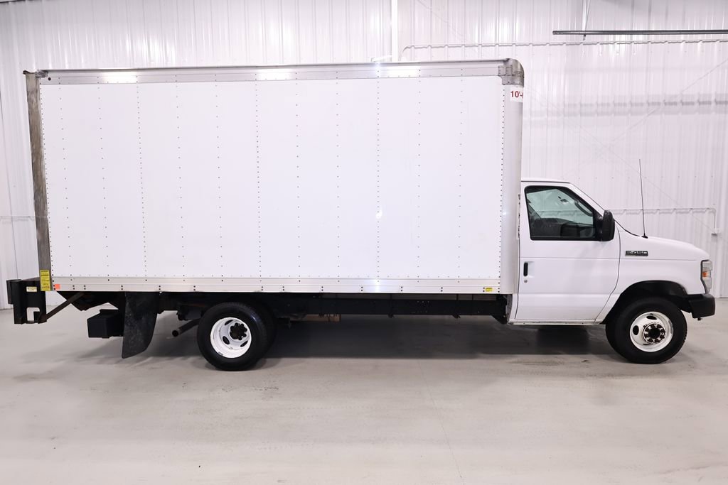 Certified 2019 Ford E-450 and Econoline 450 Super Duty w/ Power Windows & Locks Group RWD image 2