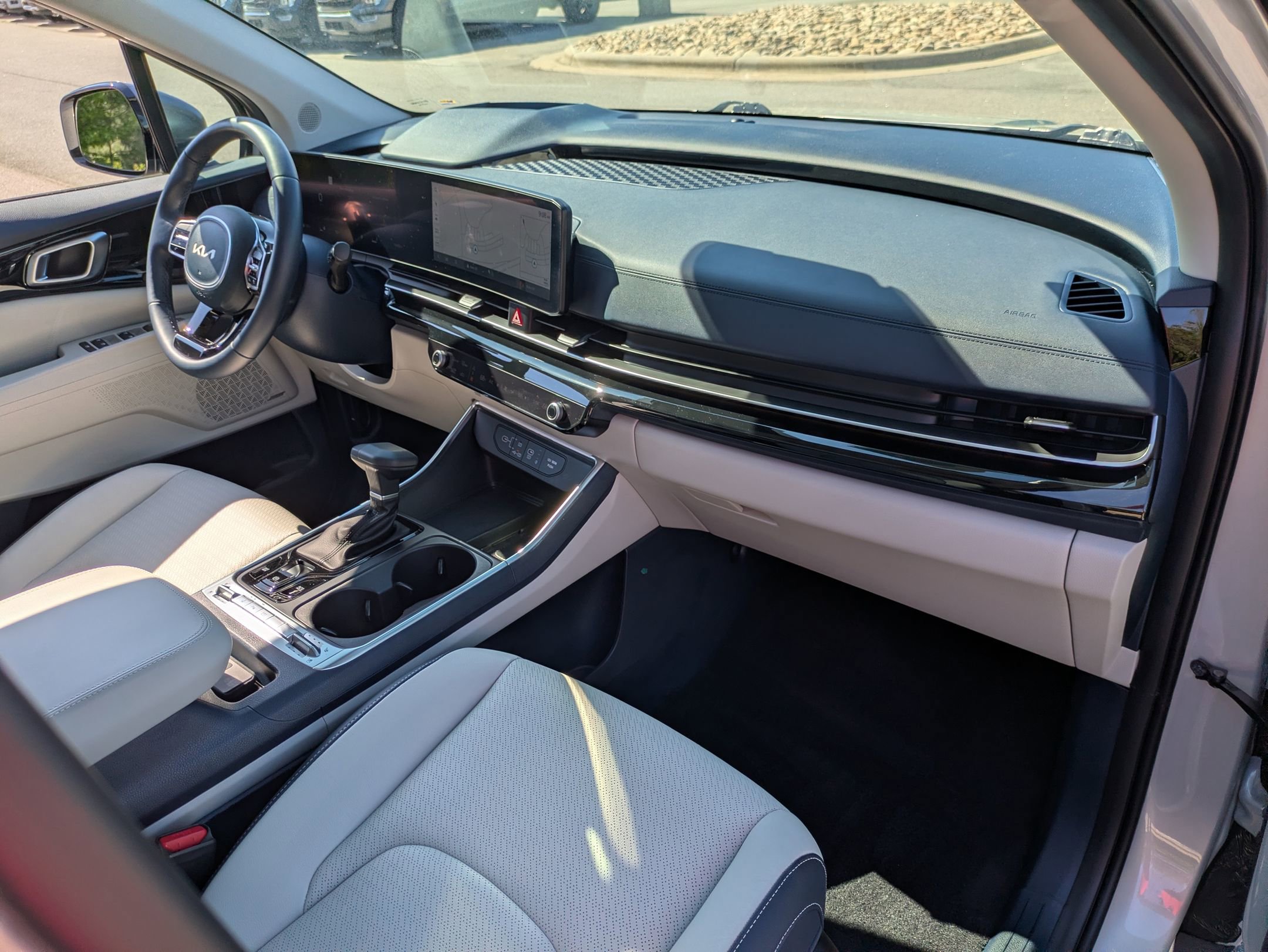 Used 2025 Kia Carnival SX Prestige FWD image 37