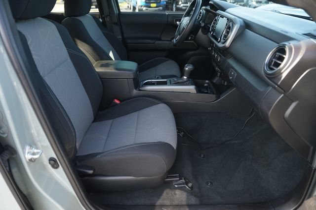Used 2023 Toyota Tacoma TRD Sport w/ Technology Package RWD image 18