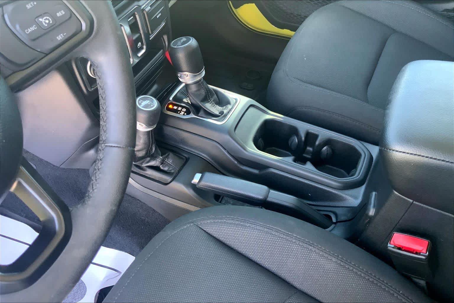 Used 2023 Jeep Wrangler Sport AWD/4WD image 16