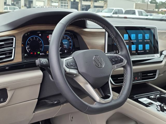 Used 2024 Volkswagen Atlas SE w/ Black Wheel Package image 23