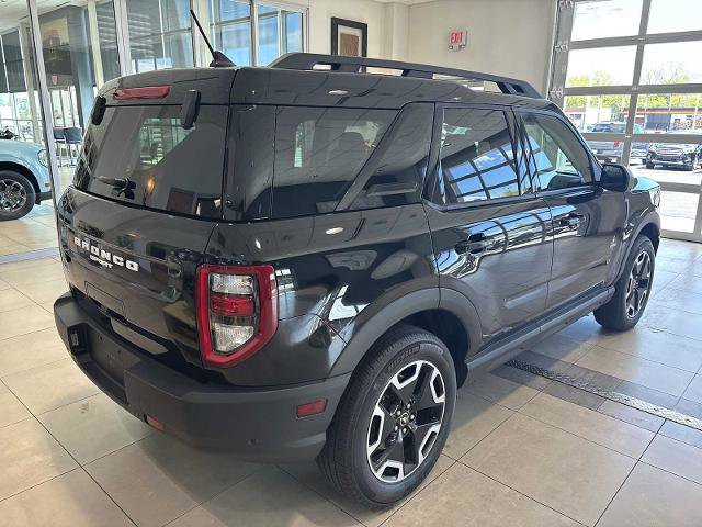 Certified 2023 Ford Bronco Sport Outer Banks w/ Tech Package AWD/4WD image 3