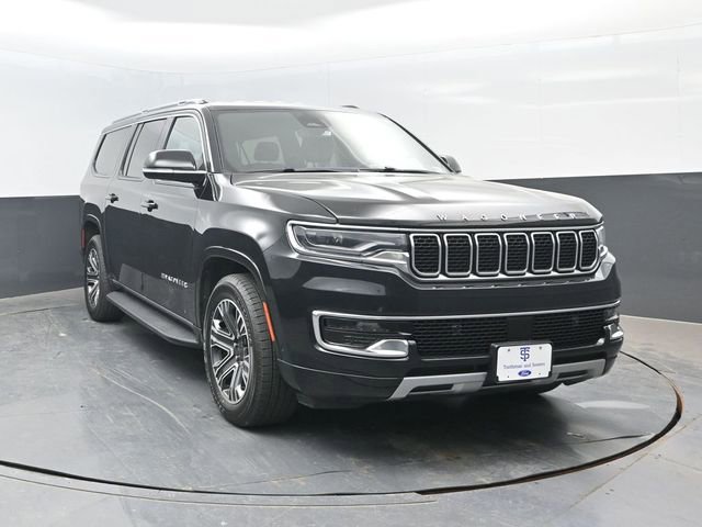 Used 2024 Jeep Wagoneer L Series II w/ Flexible Seating Group AWD/4WD image 2