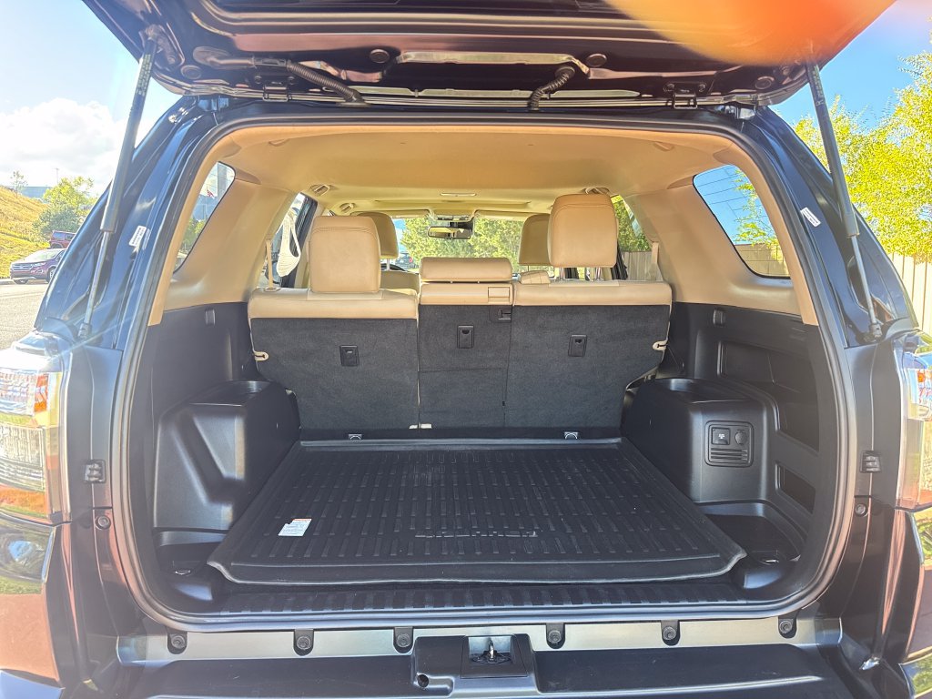 Used 2022 Toyota 4Runner SR5 Premium w/ Moonroof Package AWD/4WD image 8