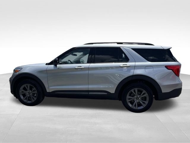 Certified 2024 Ford Explorer XLT w/ Equipment Group 202A AWD/4WD image 7