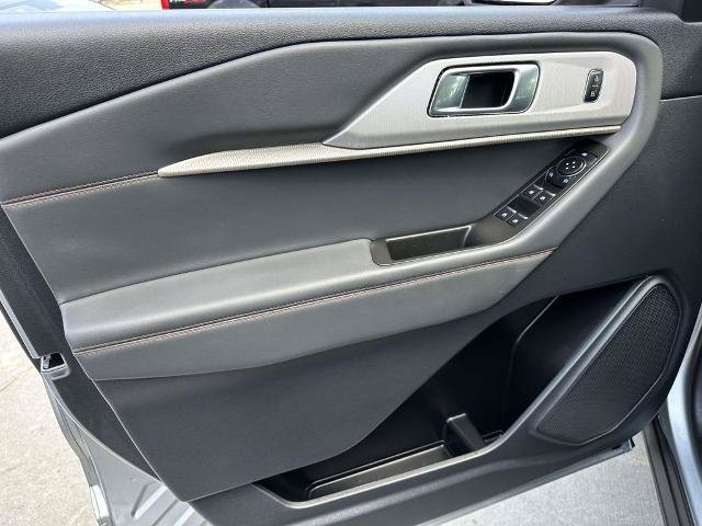 Certified 2025 Ford Explorer Active AWD/4WD image 16