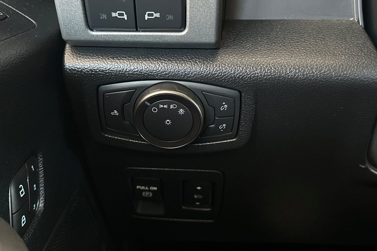 Certified 2019 Ford F150 Raptor w/ Equipment Group 802A Luxury image 28