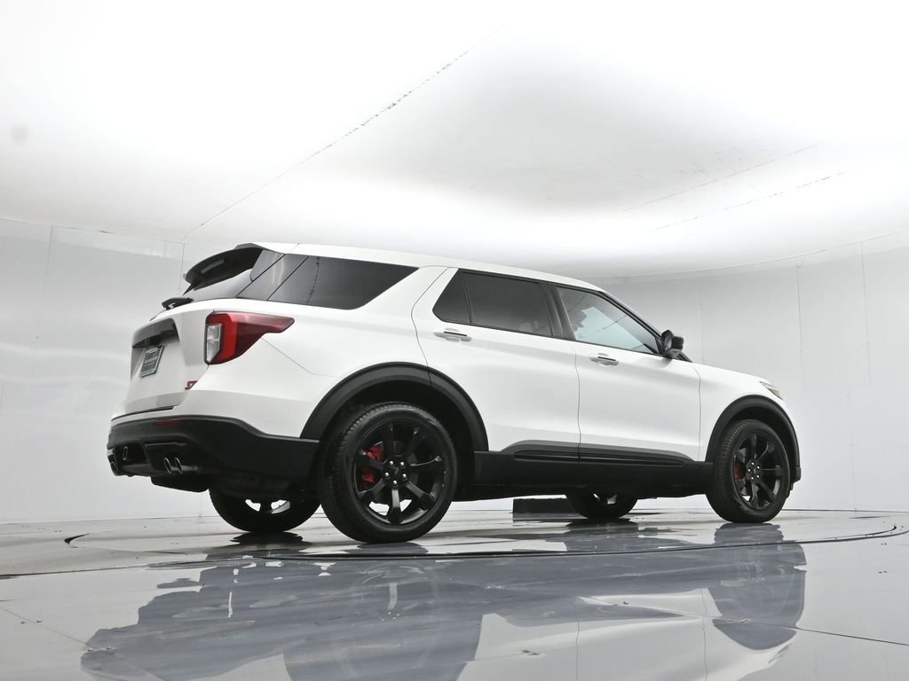 Certified 2022 Ford Explorer ST w/ ST Street Pack image 13