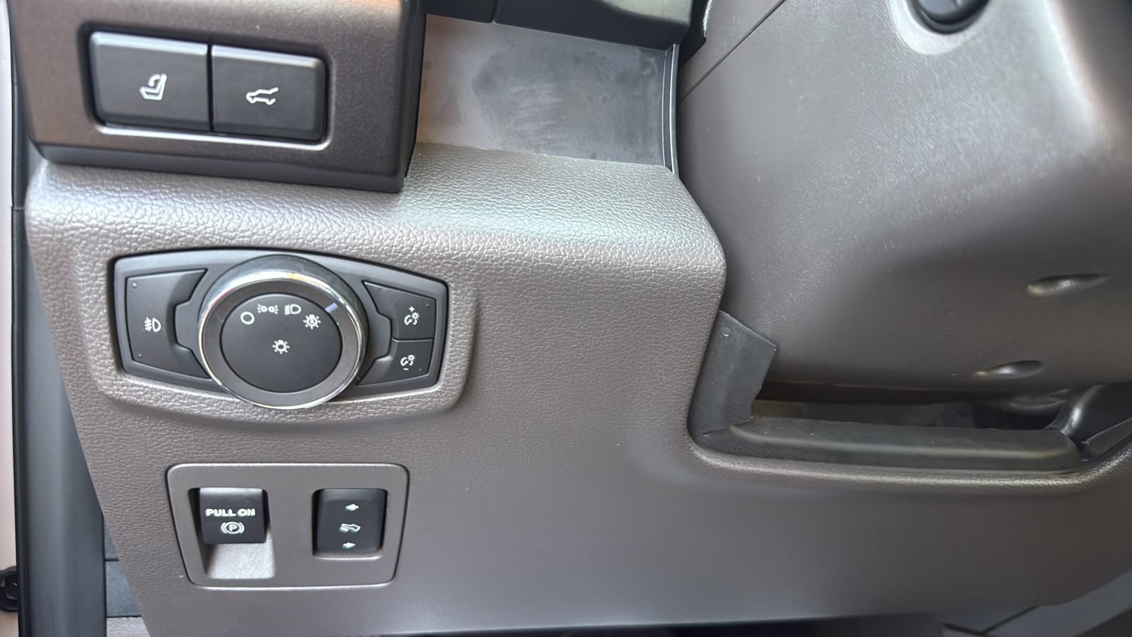 Certified 2019 Ford Expedition Limited w/ Equipment Group 302A RWD image 18