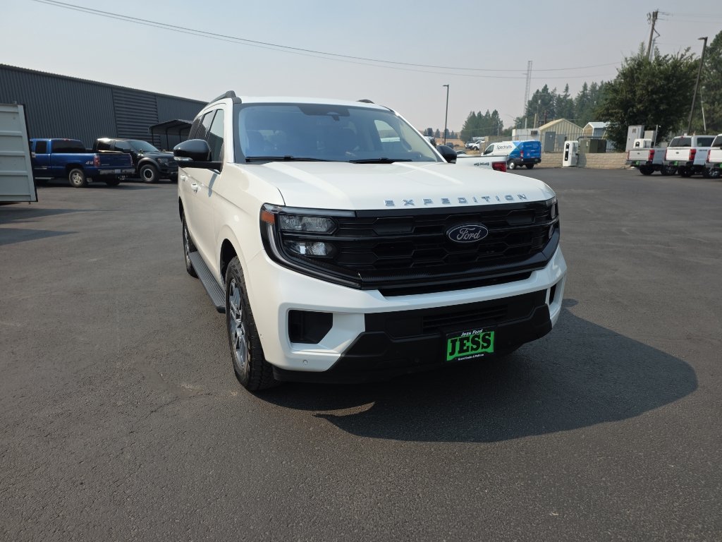 Certified 2025 Ford Expedition Active AWD/4WD image 14