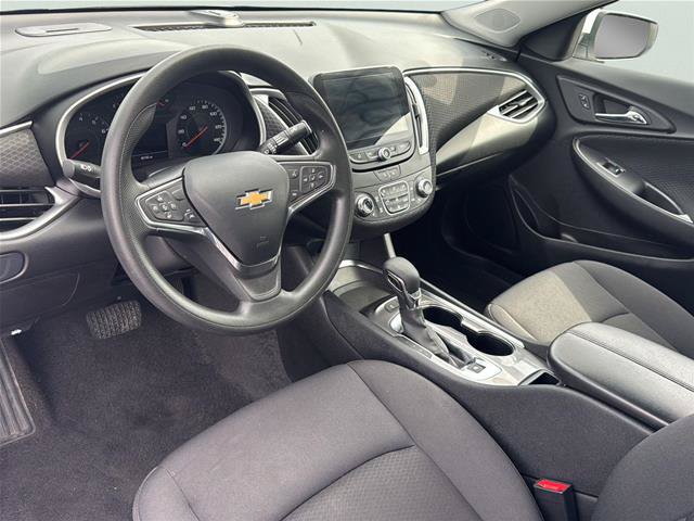 Used 2025 Chevrolet Malibu LT FWD image 9