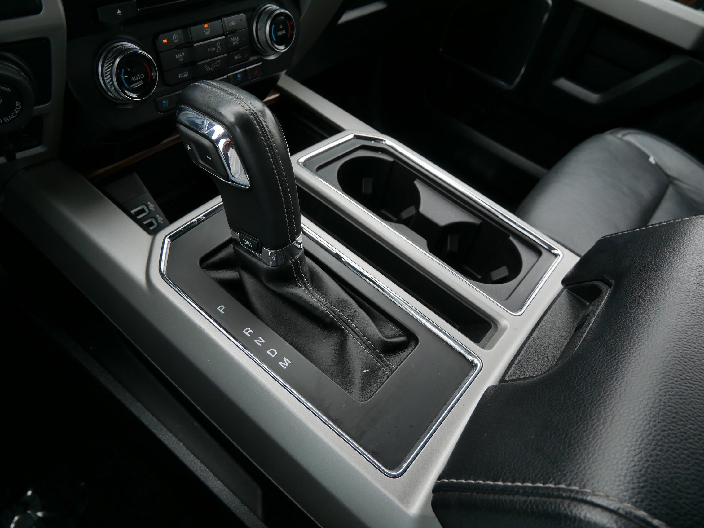 Certified 2018 Ford F150 Lariat w/ Equipment Group 502A Luxury image 24