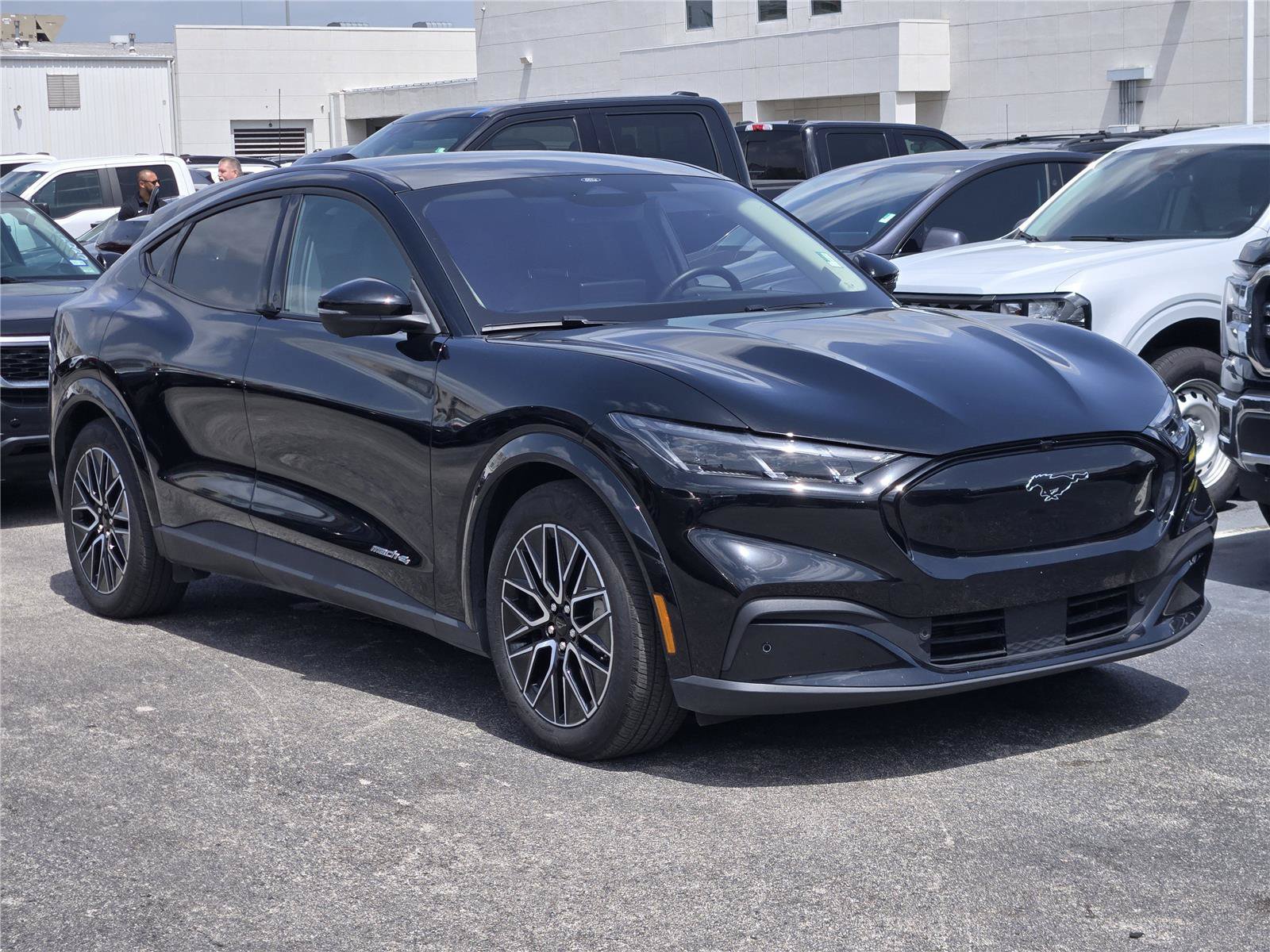 Certified 2025 Ford Mustang Mach-E Premium AWD/4WD image 3