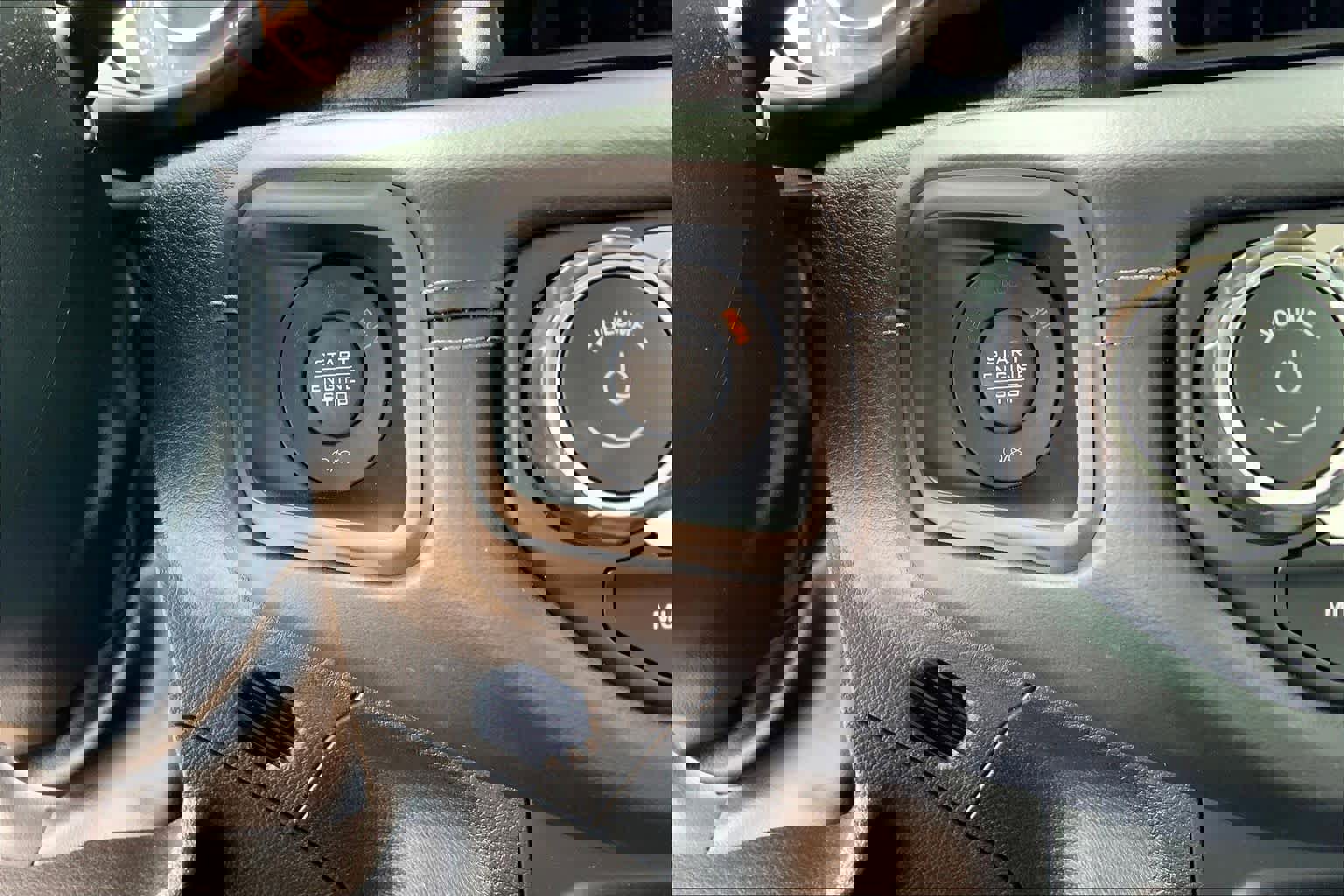 Used 2025 Jeep Gladiator Sport image 34