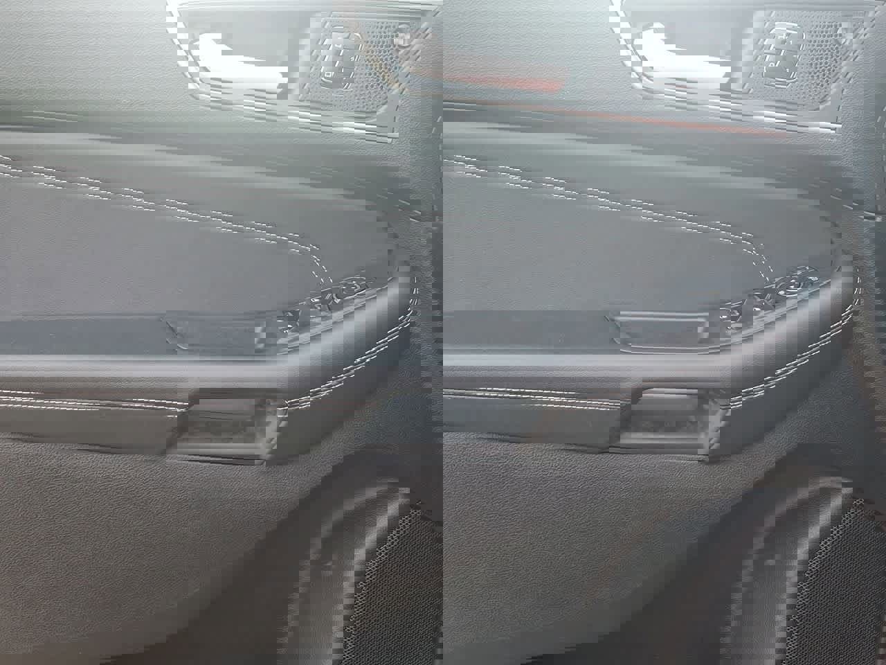 Certified 2024 Ford Edge Titanium image 16