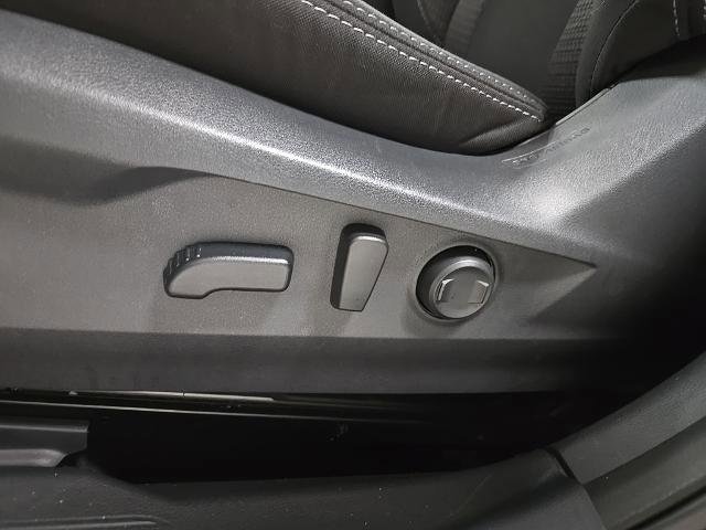 Used 2025 Subaru Outback Premium image 31