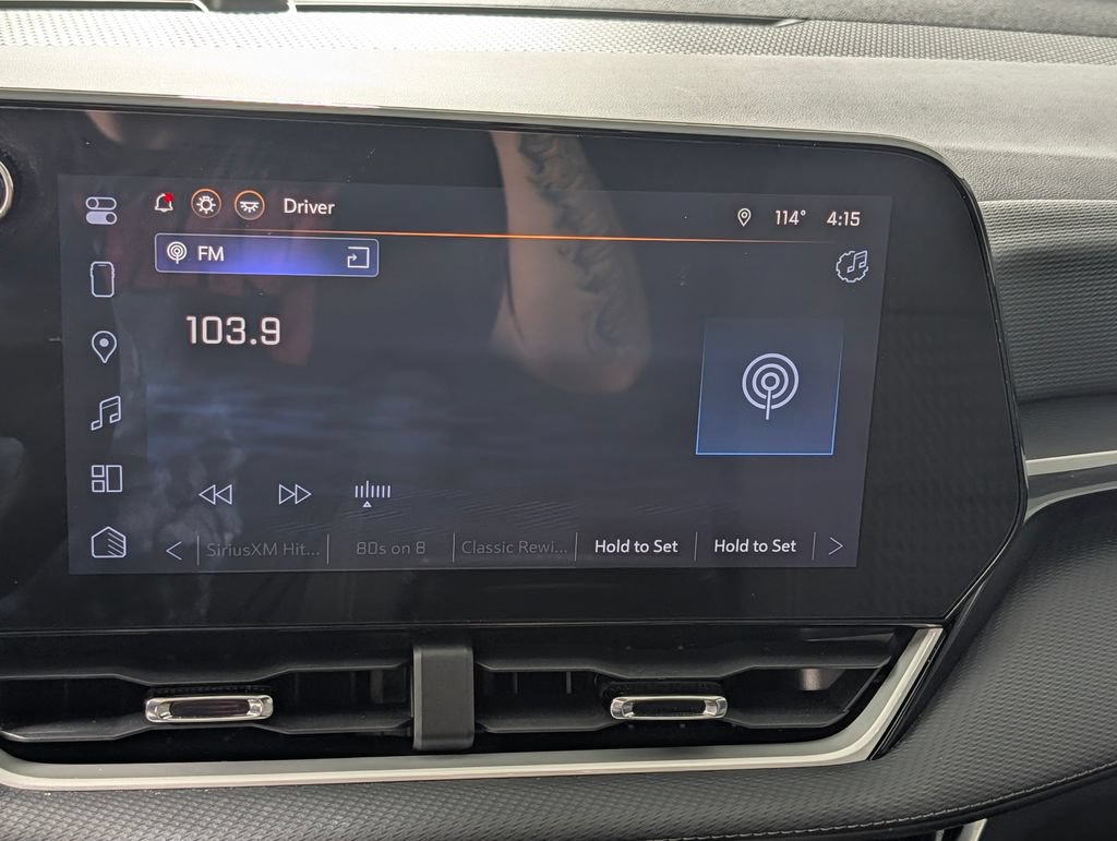 Used 2025 Chevrolet Equinox LT w/ Safety and Technology Package FWD image 10