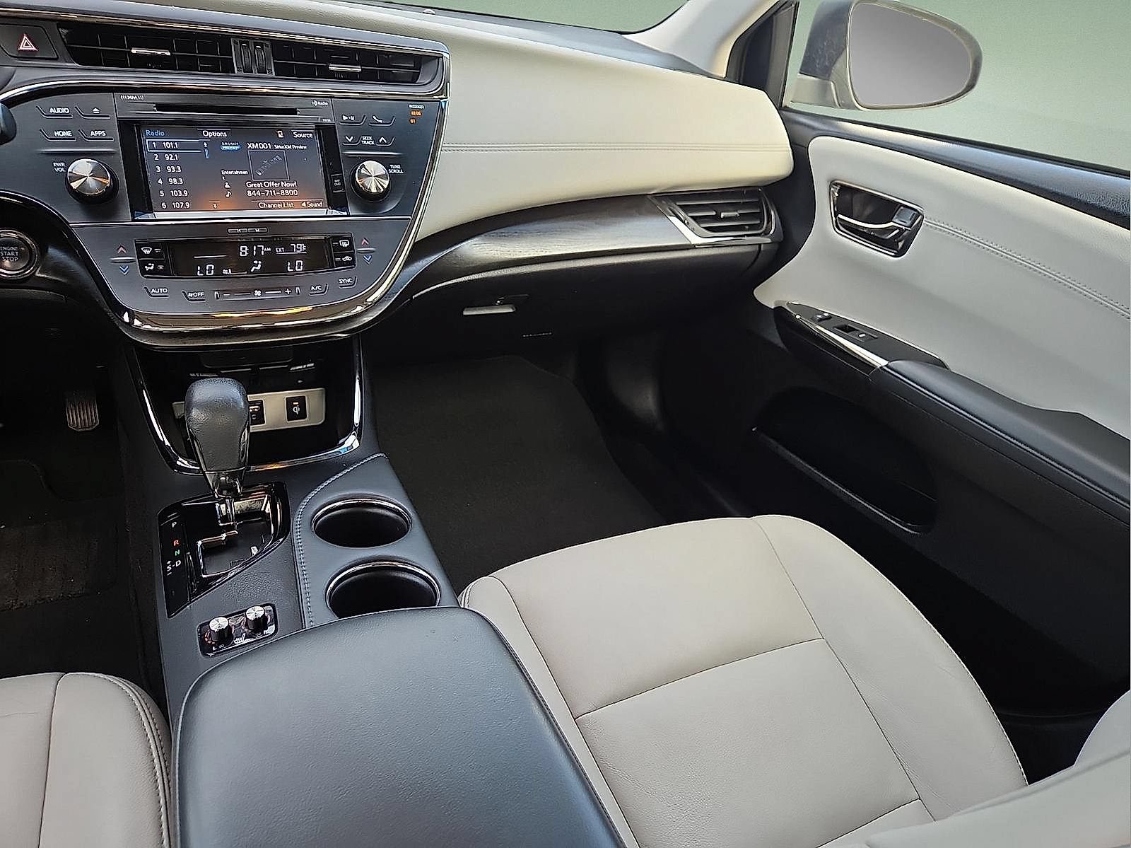 Used 2018 Toyota Avalon XLE Premium FWD image 12