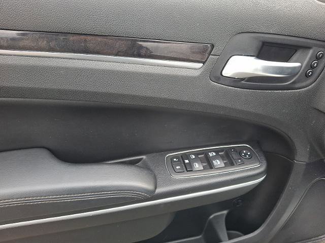 Used 2023 Chrysler 300 Touring L w/ Comfort Group image 12