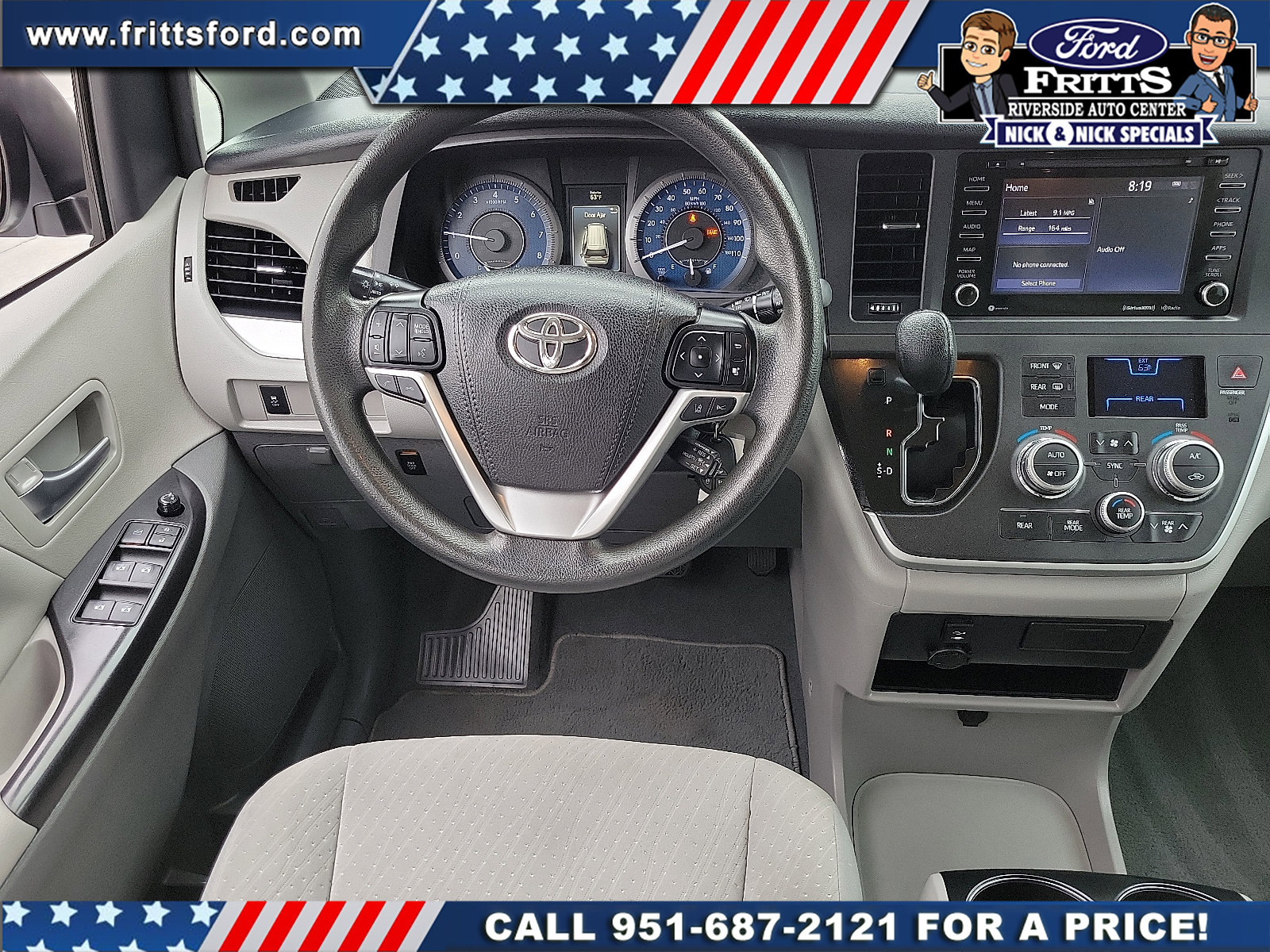 Used 2020 Toyota Sienna LE w/ Carpet Mat Package FWD image 5