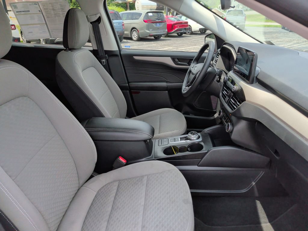 Certified 2022 Ford Escape SE w/ SE Sport Appearance Package AWD/4WD image 16