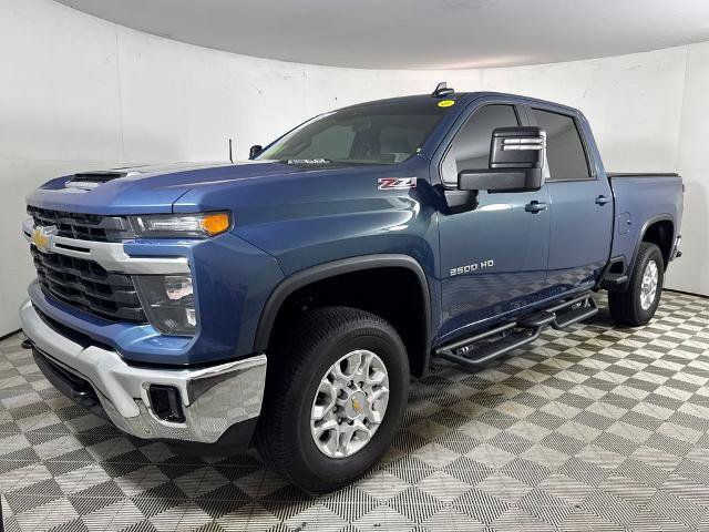 Used 2025 Chevrolet Silverado 2500 LT w/ Leather Package AWD/4WD image 10
